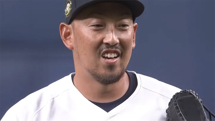 平野佳寿が現役最後のマウンドへ　宝刀・フォークで空振り三振奪う