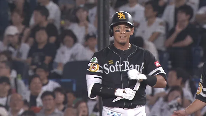 栗原陵矢が先制タイムリー！　一軍復帰後第1打席で結果を残す