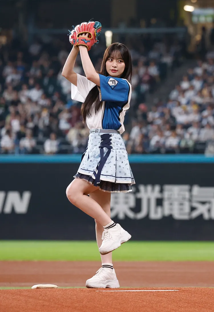 ファーストピッチに挑む冨田菜々風（とみた・ななか）さん　©︎H.N.F.