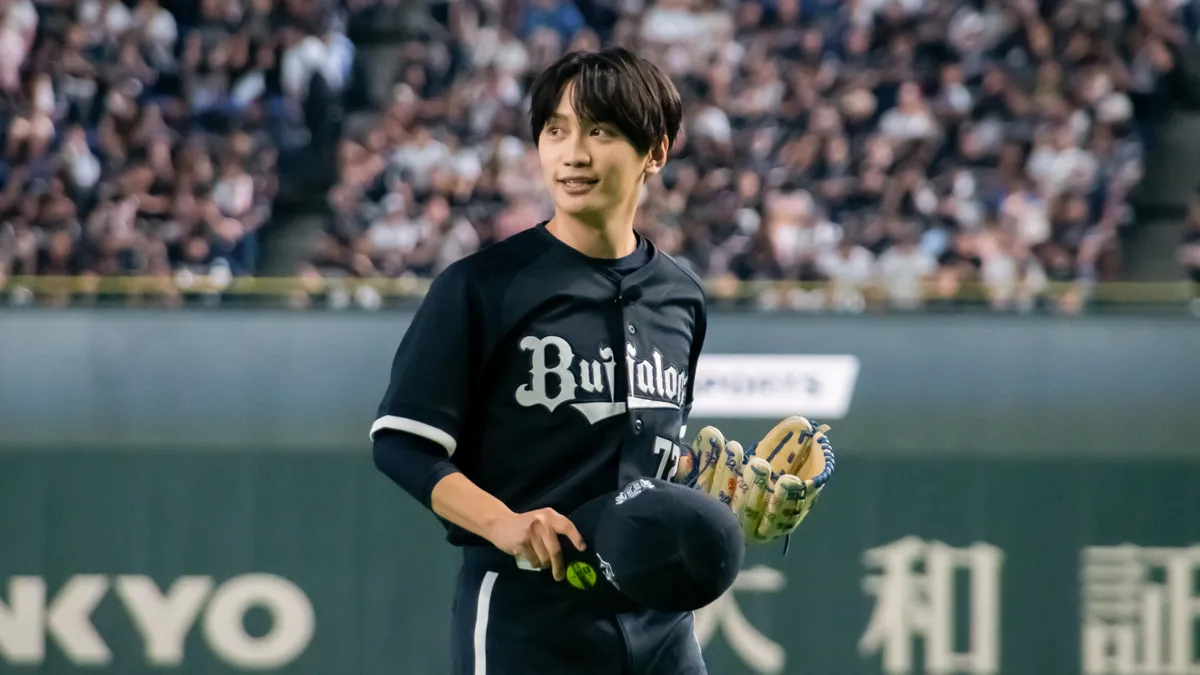 投球は「72.8点」 藤原丈一郎さんが超豪華OBと共に東京D始球式に登場！