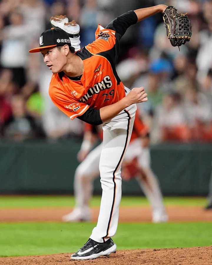 開幕直前に代役クローザーに抜擢され、ここまで20セーブと活躍している22歳の鍾允華(統一) 【写真提供:CPBL】