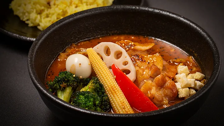 スープカレーの名店〈GARAKU〉がエスコンフィールドに出店【パ・リーググルメ部 #21】
