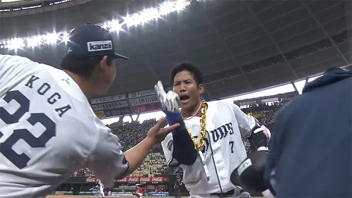 桑原将志が移籍後初本塁打！　同点アーチでチームをもり立てる