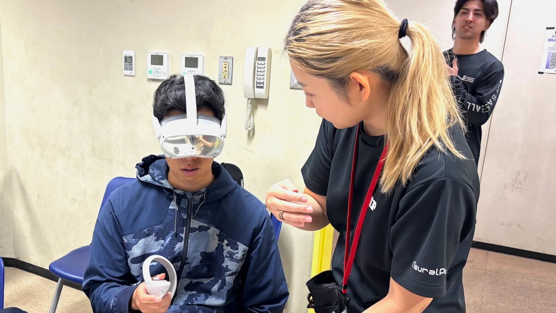 뉴럴 포트 CEO의 시마토 야스나씨(오른쪽)는 측정과 대화를 거듭하면서 검증을 실시했다【©JWL】