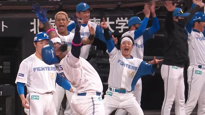 レイエスが逆転タイムリー！　北海道日本ハムがファイナルS進出を決める