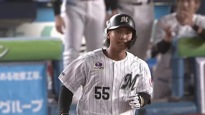 千葉ロッテドラ4・櫻井ユウヤにプロ初安打！　前田悠伍からセンター前へ