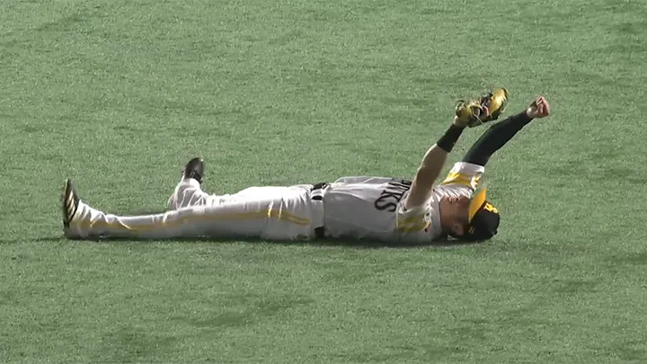 守備で試合を決めた！　チームの危機を救う周東佑京のスーパープレー