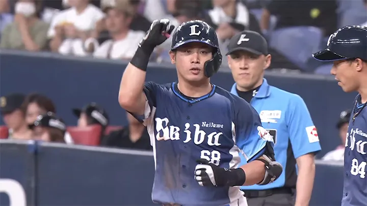 岸潤一郎が自身初の1試合4安打！　途中出場ながら勝利に貢献