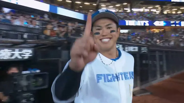 今川優馬が決勝の逆転3ラン！　両軍計16得点の乱打戦を制す