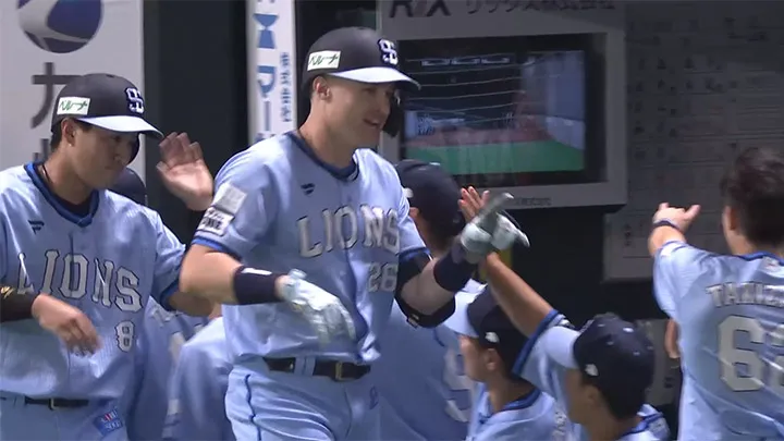 ネビンが13号2ラン　「強い打球を意識して」一時逆転の一発