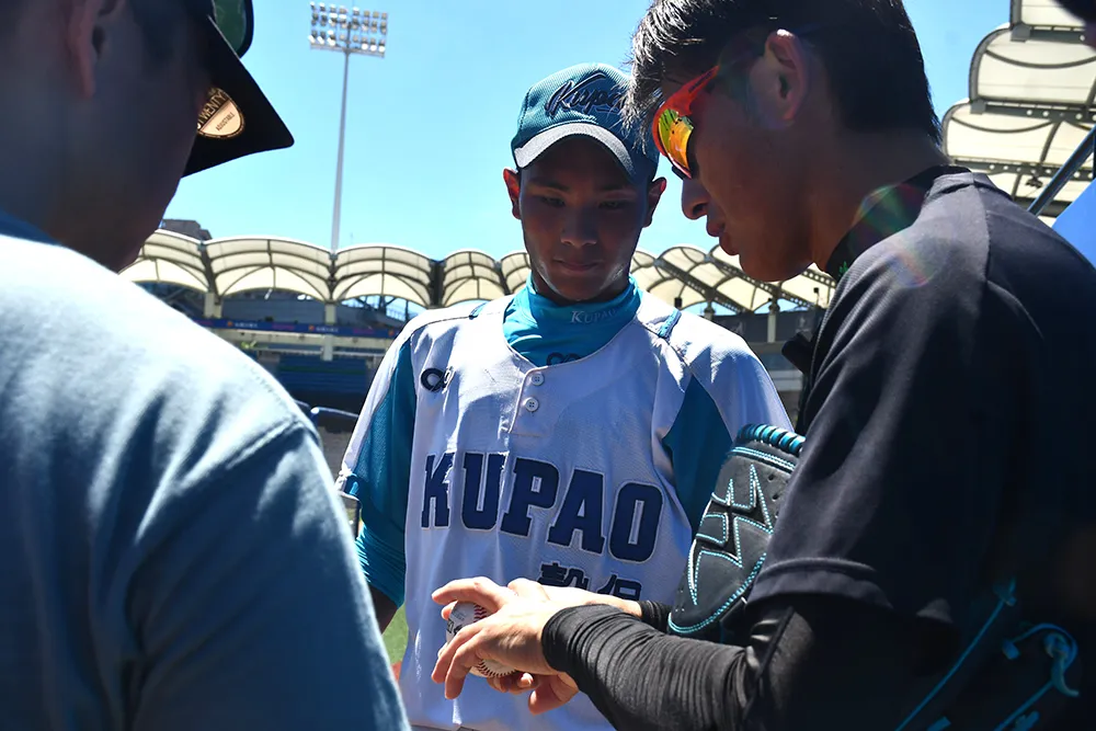 能見篤史が台湾強豪校に熱烈指導。パ・リーグと台湾野球の未来をつなぐ活動【パ・リーグ台湾プロモーション前編】