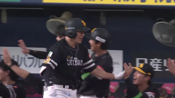 代打・柳田悠岐が右中間へ10号3ラン　2023年以来の2桁本塁打