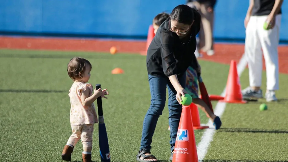 野球の“はじめの一歩”を沖縄から――PLM×JWL、ティーボールイベントを嘉手納で開催
