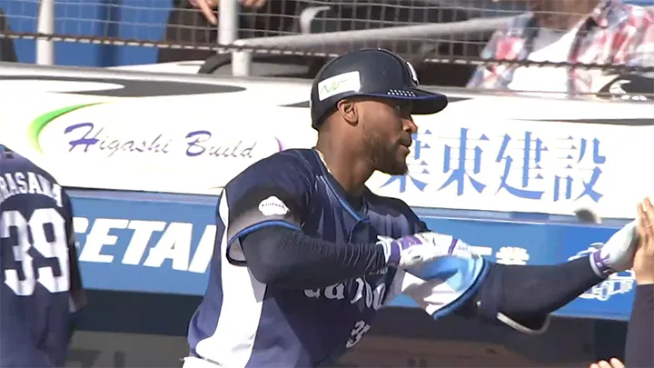 カナリオが来日初本塁打！　「時間はかかりましたが、本当にうれしいです」