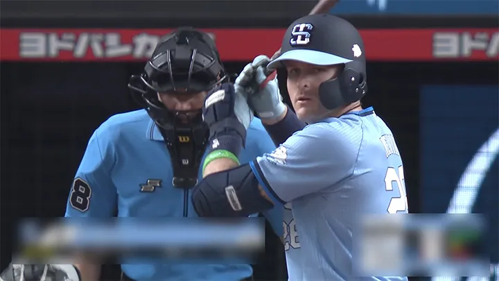 ネビンが11号ソロ！　小島和哉の直球をレフトスタンドへ