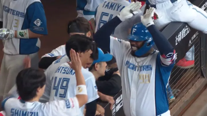 レイエスが勝ち越し弾含む3安打3打点　北海道日本ハム連敗2でストップ