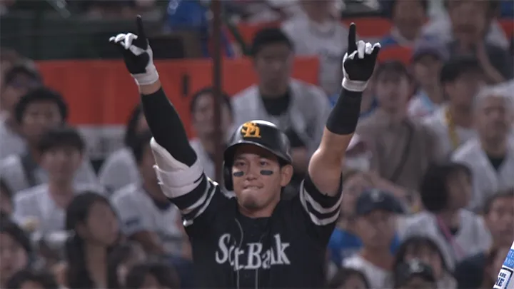 栗原陵矢が勝ち越し打! 柳町達にも適時打生まれた鷹が一挙3得点