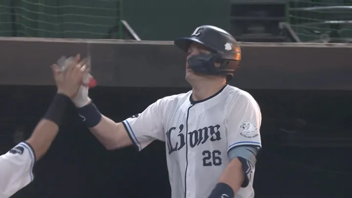 ネビンが先制の12号ソロ　自身6月6日以来のアーチ
