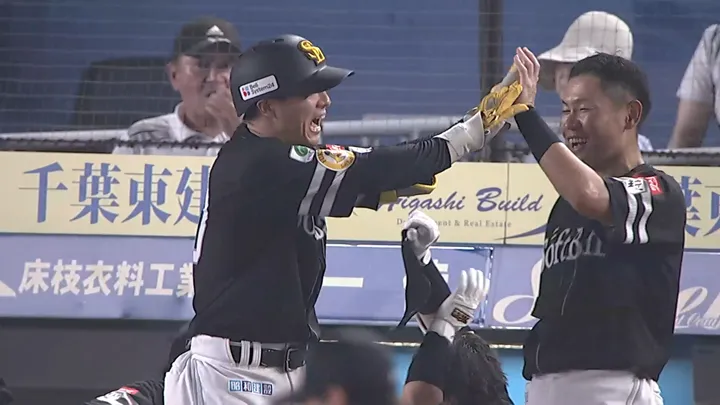 佐藤直樹が4号ソロを放つ　千葉ロッテ戦の打率3割と好相性