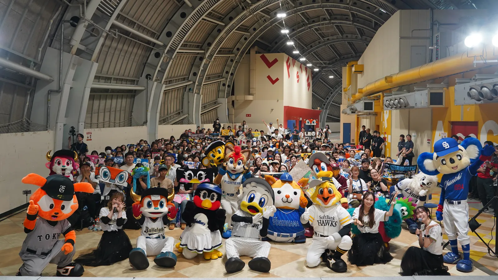 観客の皆さんと記念撮影