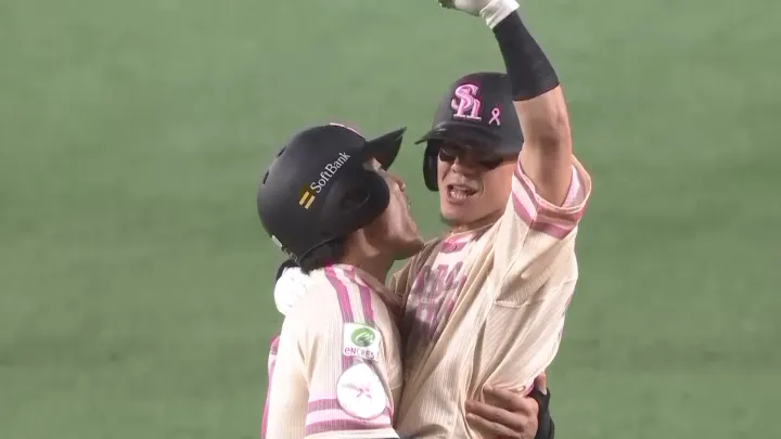 延長12回までもつれた一戦に幕！　首位打者・牧原大成のサヨナラ打