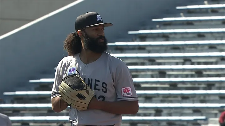 ジャクソンが4回ノーヒットピッチング　3四球も落ち着いて無失点に