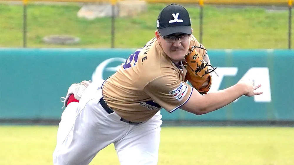 3年ぶりの公式戦登板で見せた集中した表情。未知の剛腕は、再び世界の舞台を目指して歩みを進めている　【©JWL】