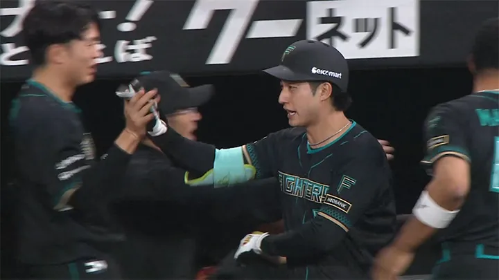 淺間大基が1号2ラン！　起用に応える一発で貴重な追加点