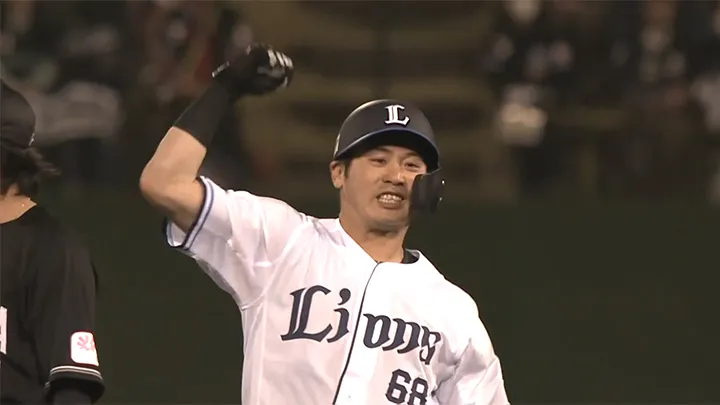 岸潤一郎が一時逆転打　2死からつないで3連打