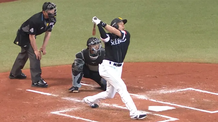 柳田悠岐が同点の2号ソロ！　自身7試合ぶりの一発